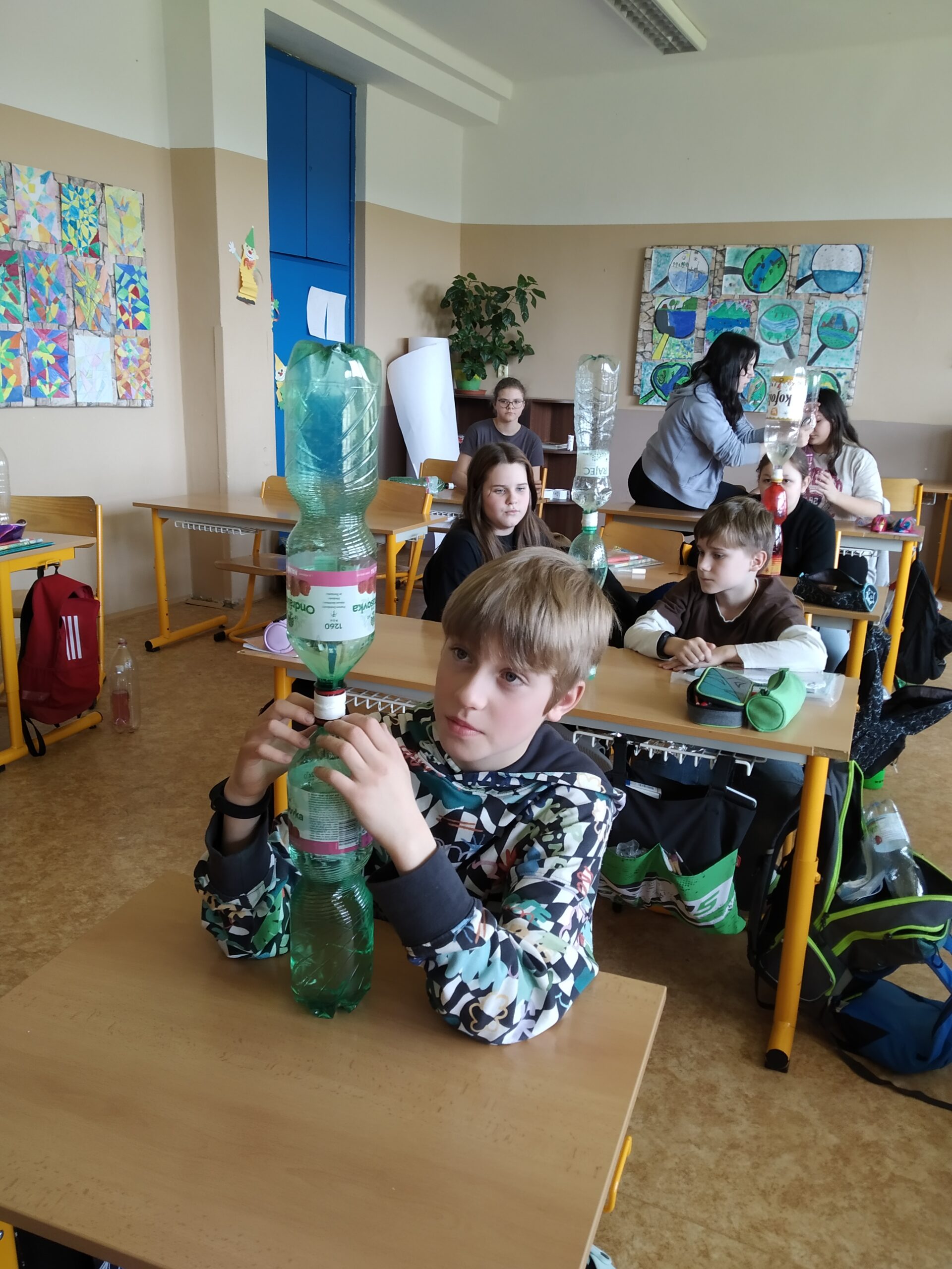 Výroba přelívacích hodin v 5.B Výroba přelívacích hodin v 5.B